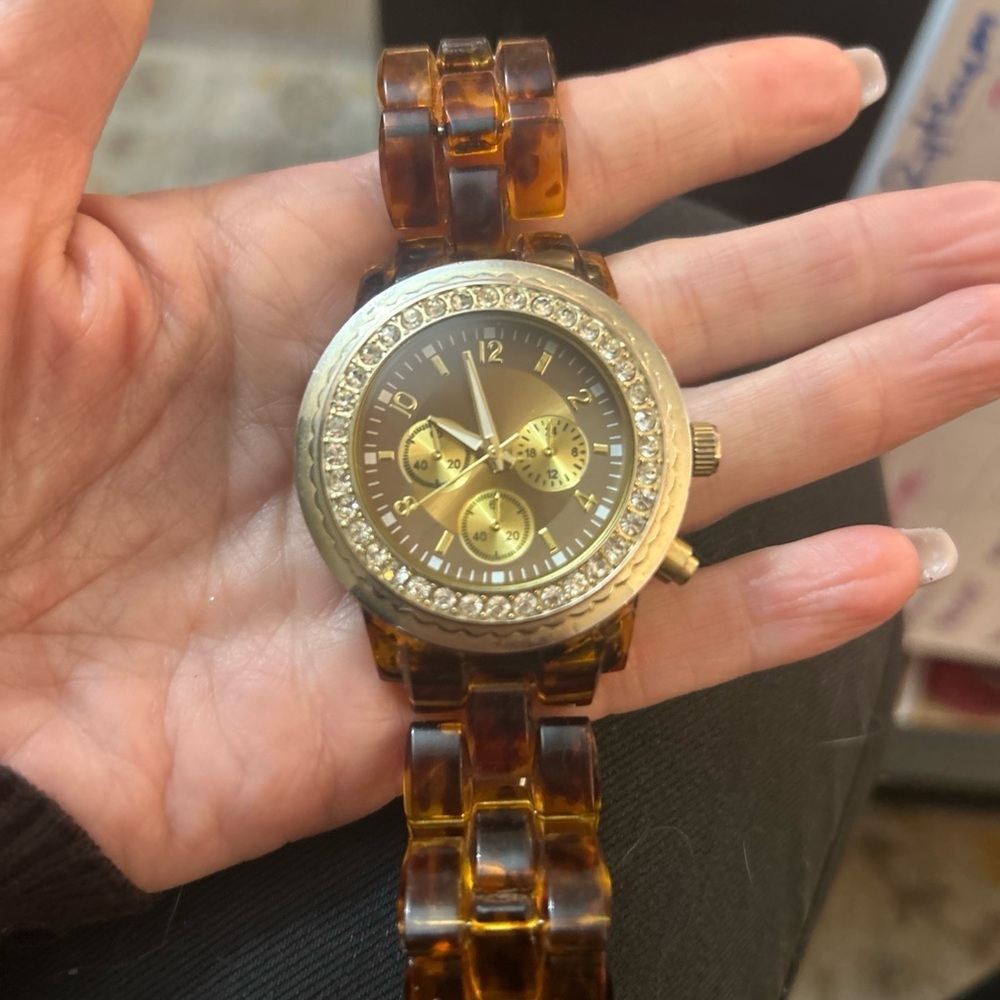Tortoise gold colored new battery Quality-affordable price. Lightweight durable